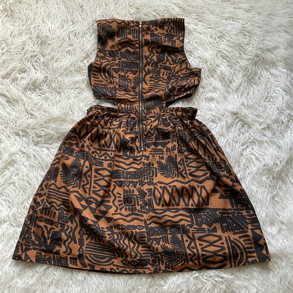 Ark & Co Geometric Pattern Cut-Out Waist‎ Dress - Picture 6 of 8